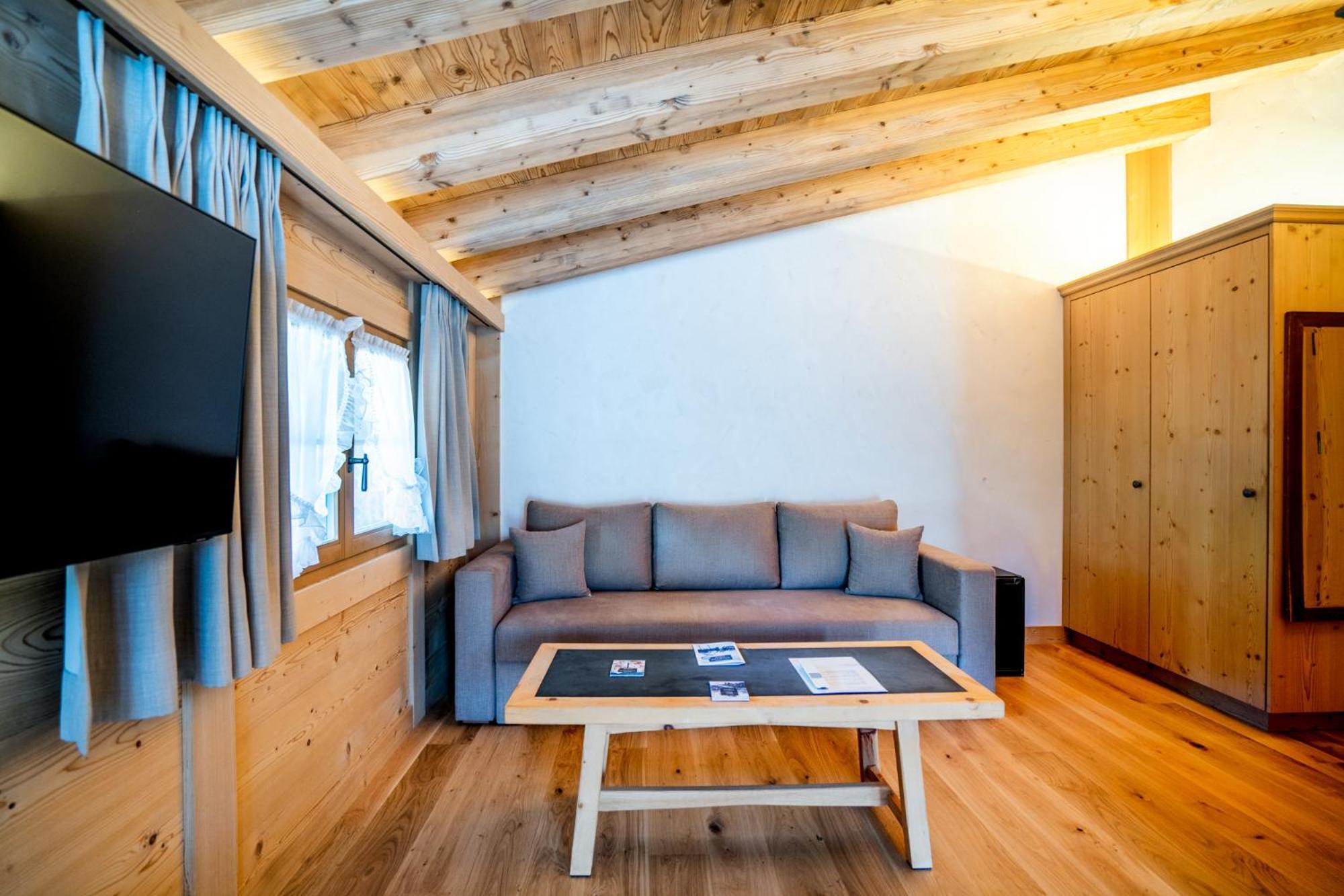 Posthotel Rössli Gstaad Kültér fotó
