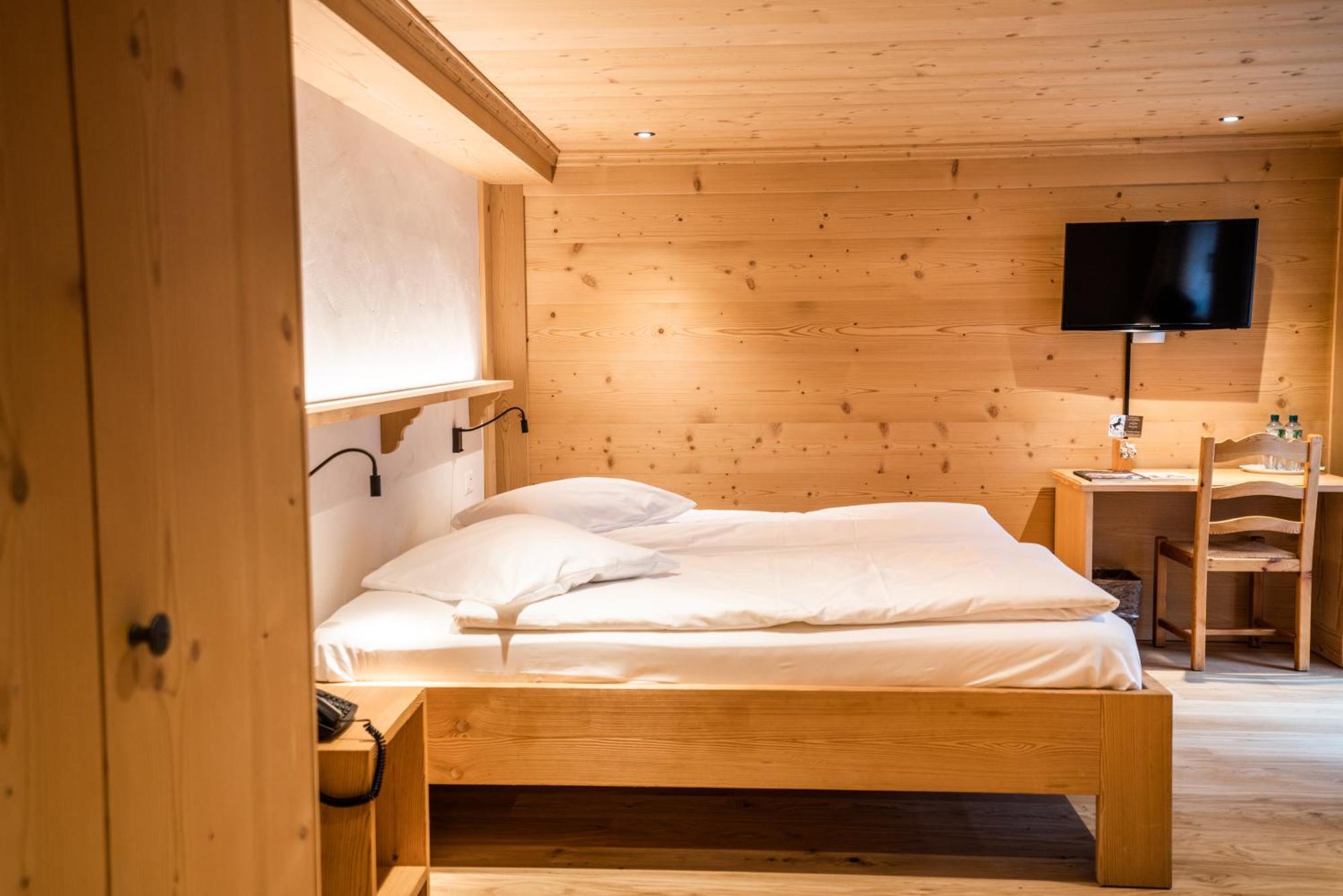 Posthotel Rössli Gstaad Kültér fotó