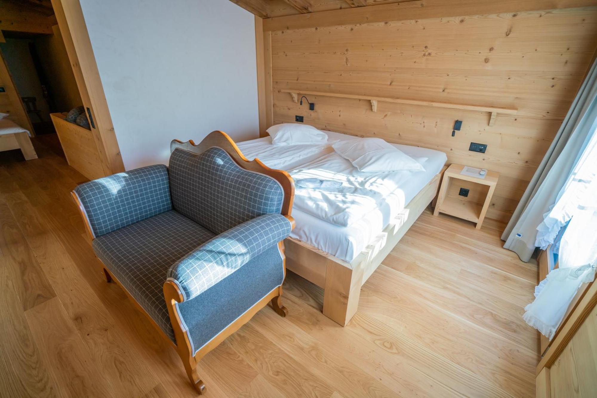 Posthotel Rössli Gstaad Kültér fotó